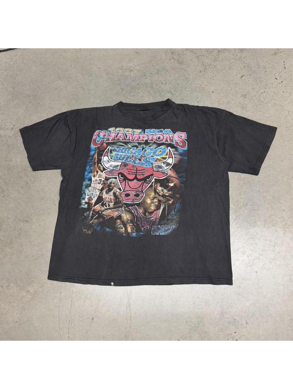 Vintage 1997 Chicago Bulls NBA Champions Rap T Shirt Mens XL Black Faded 90s